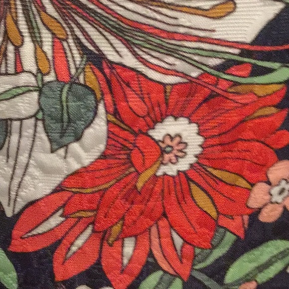 - Badgley Mischka Floral Strapless Bow Busting - Picture 5 of 13